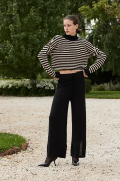 Outlet ARCAA June Cropped Sweater - Sand & Black