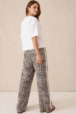 Clearance Ceres Life Relaxed Drawstring Pant - Leopard