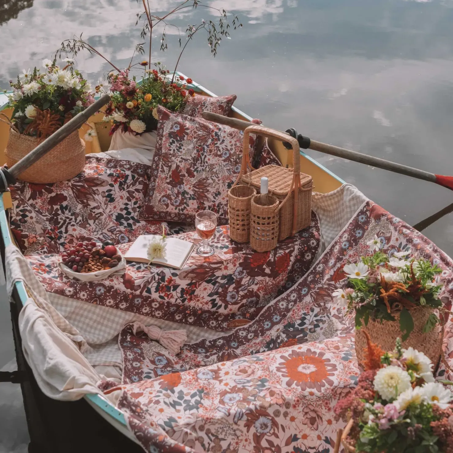 Best Wandering Folk Native Picnic Rug - Blossom